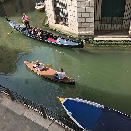 B&B Al Teatro With Canal View Венеція Екстер'єр фото