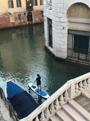 B&B Al Teatro With Canal View Венеція Екстер'єр фото